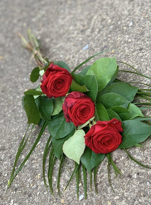 Funeral - 3 Rose Sheaf – Red